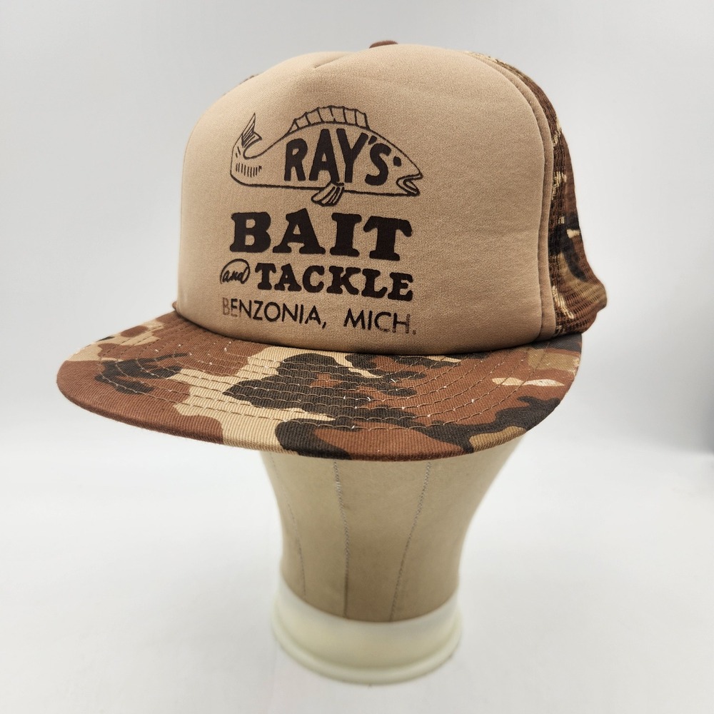 Vintage Daystone Rays Bait and Tackle Benzonia MI Camo Trucker Hat Snapback Cap